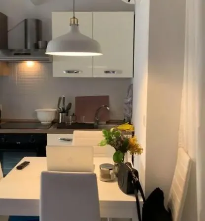 Apartment House In Porta Venezia Milan