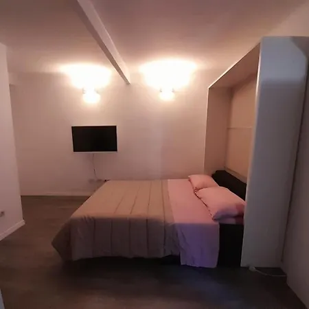 House In Porta Venezia Apartment